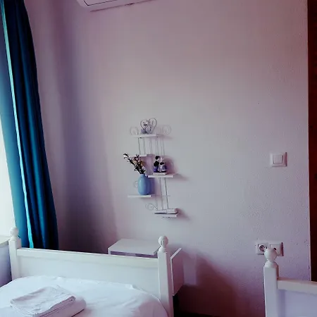 Alaybey Ada Evi Pensjonat *