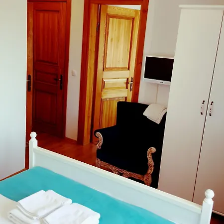 Alaybey Ada Evi 招待所