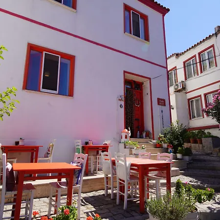 Alaybey Ada Evi *