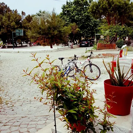 Alaybey Ada Evi 招待所