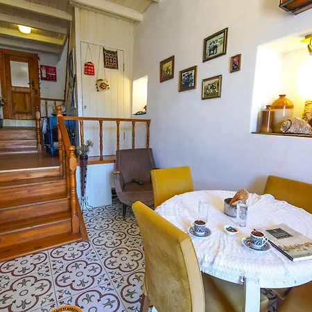 Alaybey Ada Evi 博兹贾阿达岛