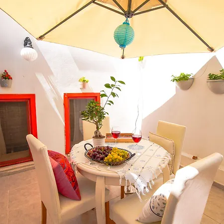 Alaybey Ada Evi 招待所