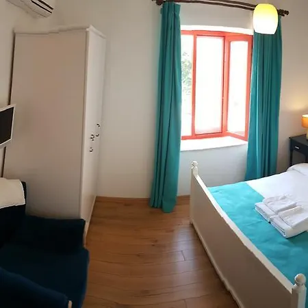 Alaybey Ada Evi Pensjonat *