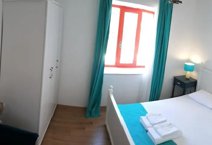 Alaybey Ada Evi بيت ضيافة بوزجادا