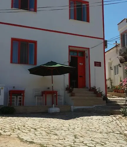 بيت ضيافة Alaybey Ada Evi بوزجادا